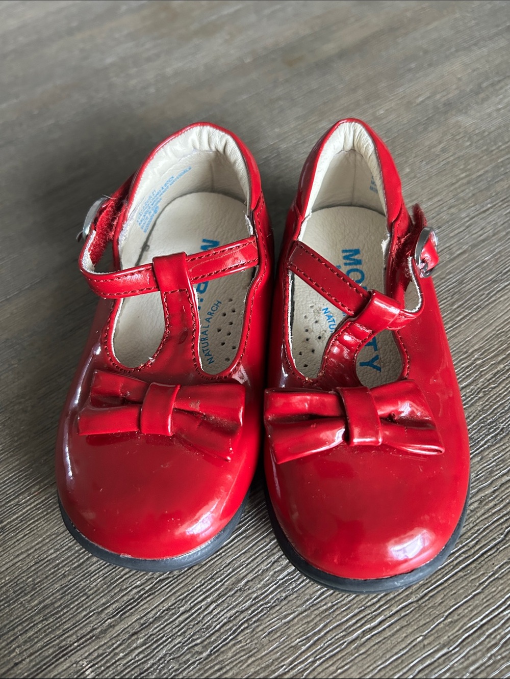 Mobility Red Patent Mary Jane Girls' Shoes with Bow, New no Tag, Size 5.